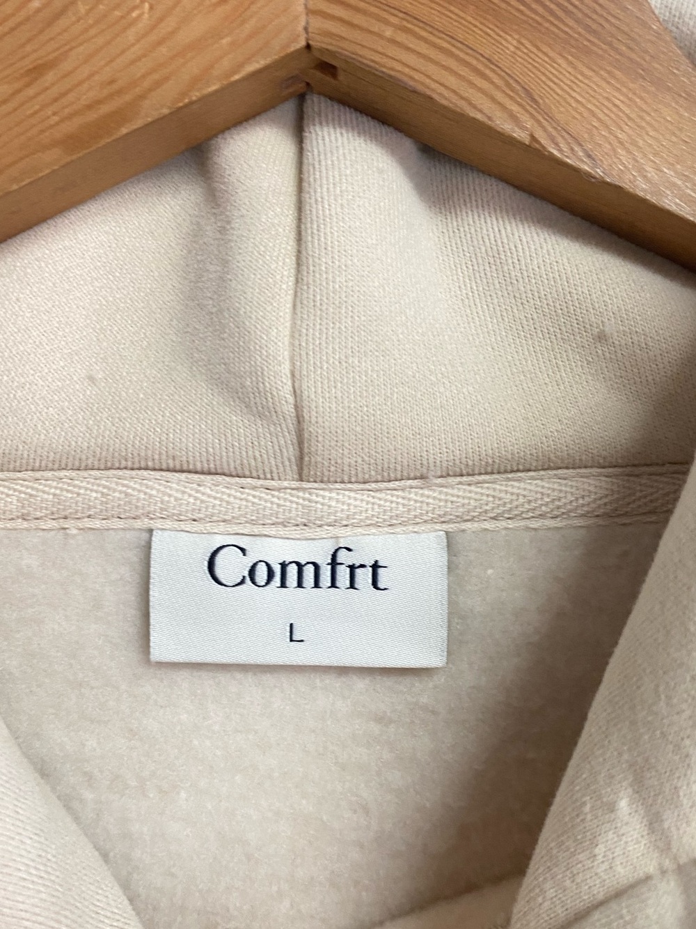 LIKE NEW COMFRT HOODIE - LARGE - Picture 7 of 8